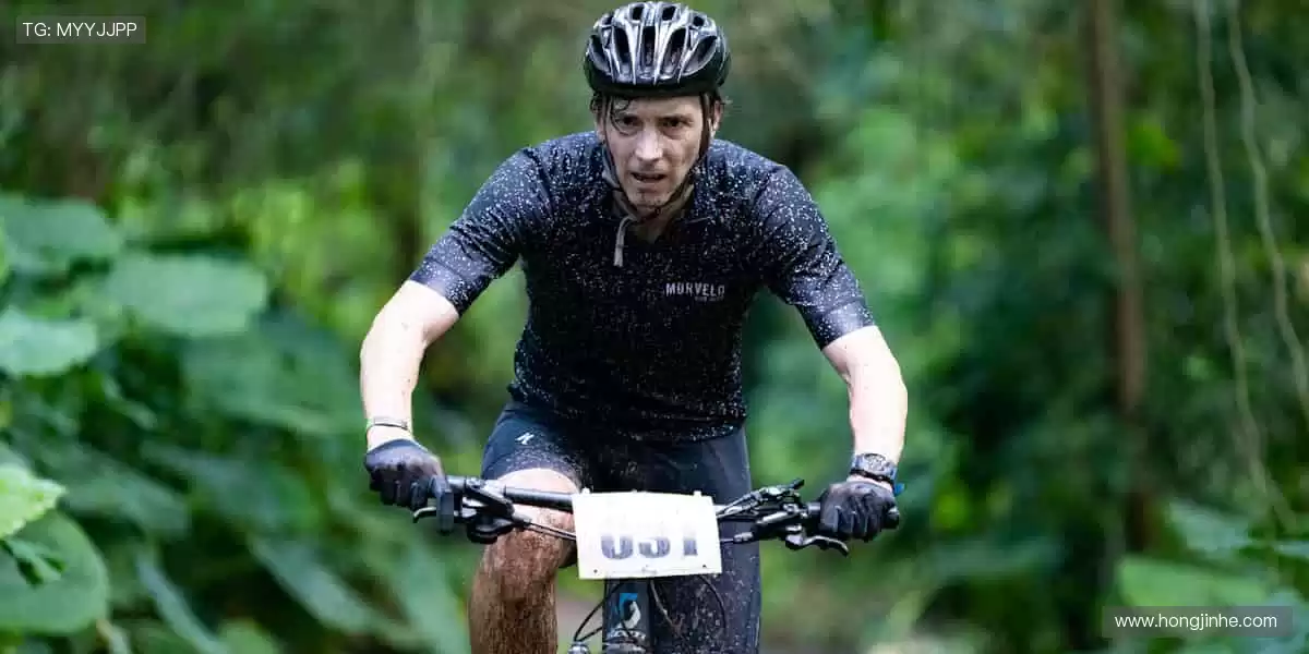 🎮电竞周边集结,释放指尖的力量!